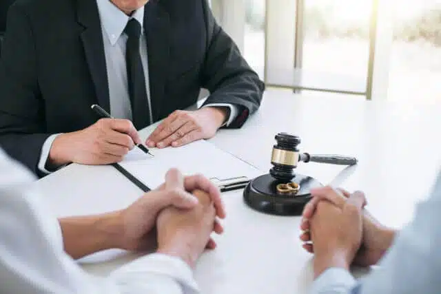 Bị mất giấy đăng kí kết hôn có làm thủ tục ly hôn được không?