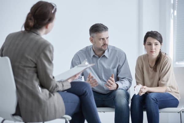 Chồng trốn tránh nghĩa vụ cấp dưỡng cho con sau khi ly hôn thì giải quyết như thế nào?