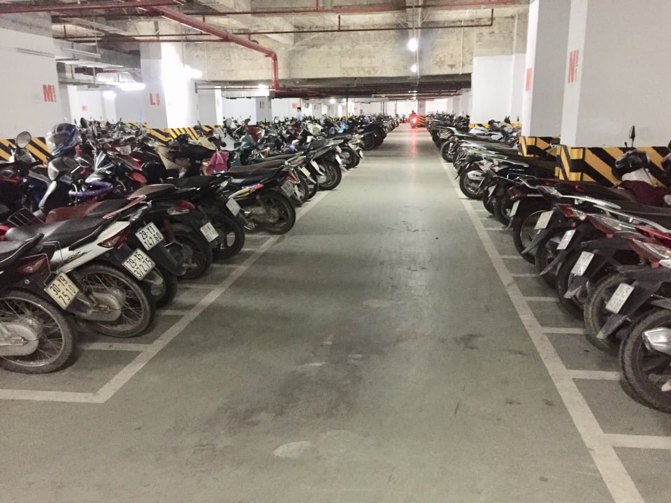 Xe gửi giữ ở tầng hầm chung cư bị mất, ai chịu trách nhiệm bồi thường? (2022)