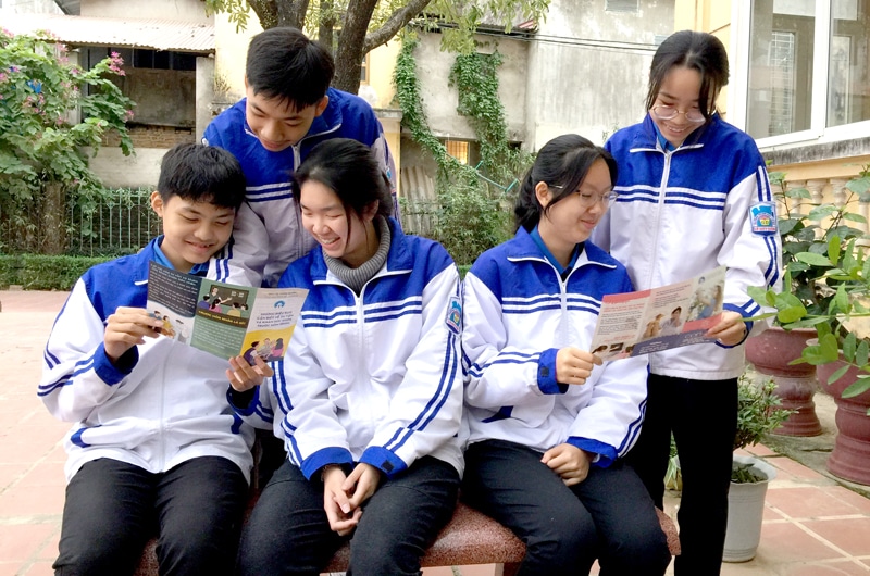 Người chưa thành niên có được nhận tặng đất và đứng tên trên giấy chứng nhận quyền sử dụng đất không? (2022)