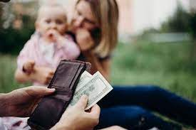 Cấp dưỡng là gì? Thay đổi yêu cầu cấp dưỡng cho con sau ly hôn có được không? 2022