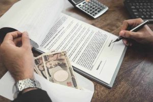 thu hồi công nợ trong hợp đồng mua bán hàng hoá