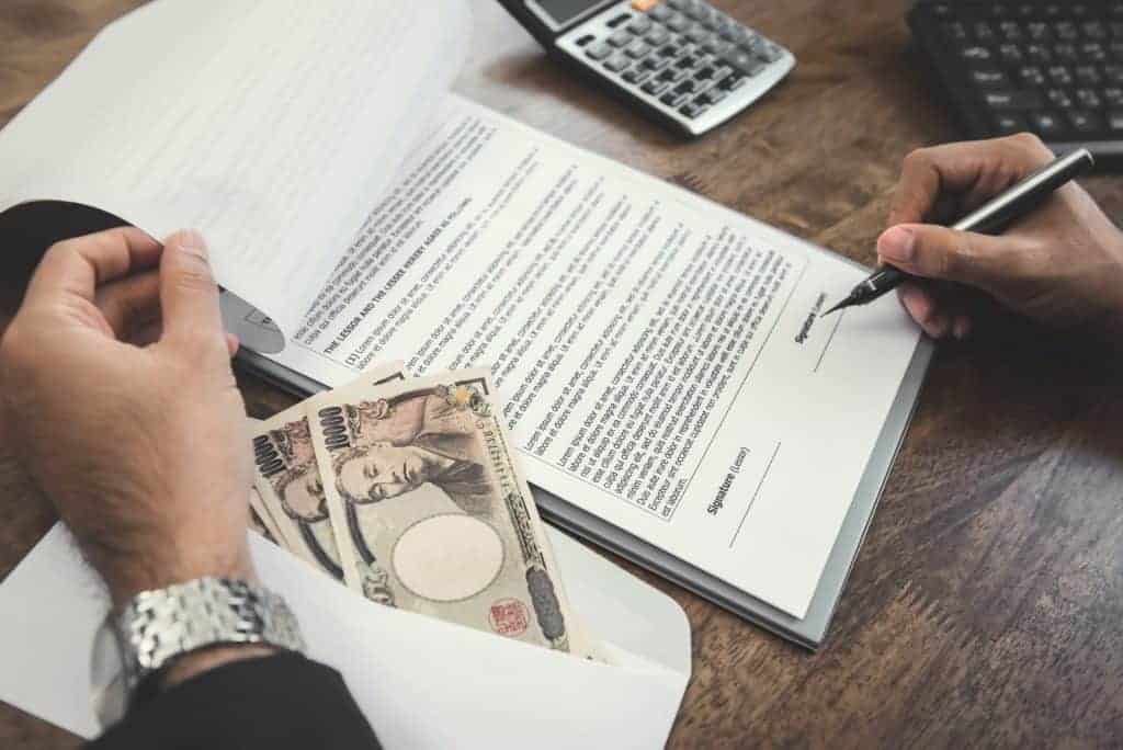 Lưu ý về khởi kiện thu hồi công nợ trong hợp đồng mua bán hàng hoá, hợp đồng cung ứng dịch vụ (2023)