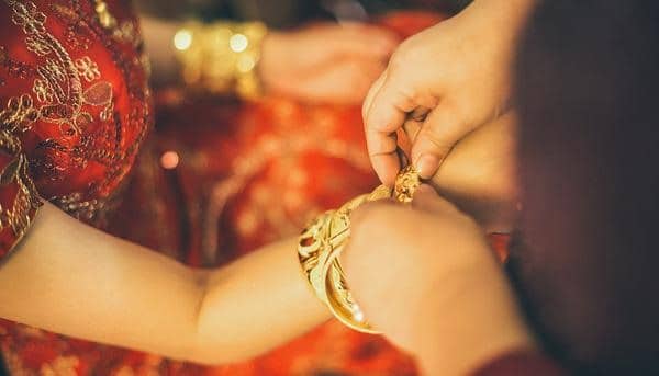 “Của hồi môn” được tặng khi kết hôn, sau ly hôn sẽ phân chia như thế nào? (2023)