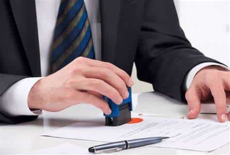 Hợp đồng đặt cọc mua bán nhà đất có cần công chứng hay không?