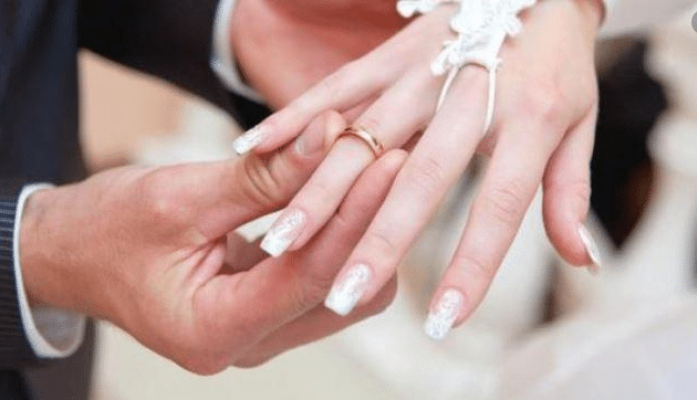 Có cấm sống thử mà không đăng ký kết hôn hay không?