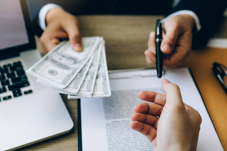 Người lao động xin nghỉ việc thì phải báo trước bao nhiêu ngày?