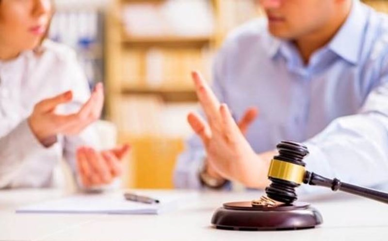 Thủ tục giải quyết việc ly hôn và quyền yêu cầu giải quyết ly hôn theo quy định của pháp luật?