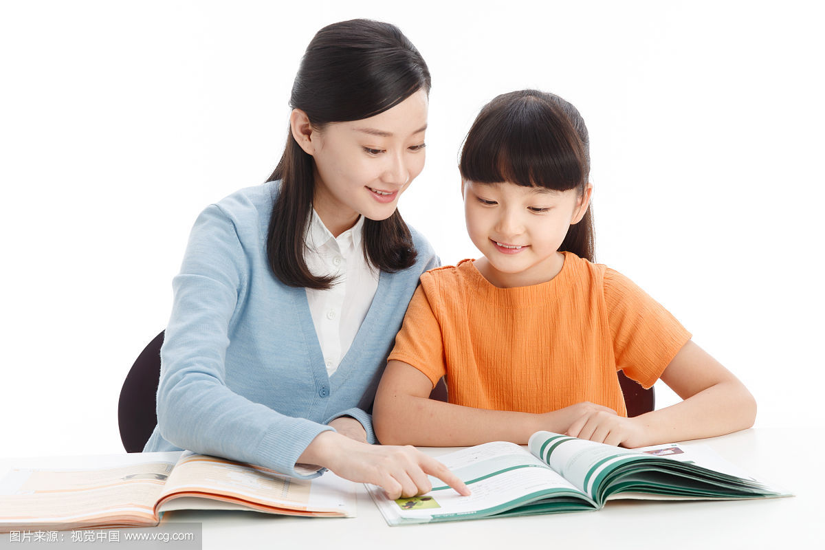 Cha mẹ khác dân tộc, con mới sinh ra xác định dân tộc theo cha hay mẹ?